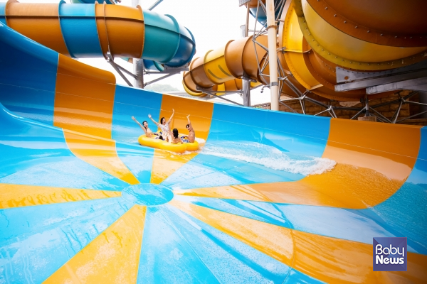 오션월드는 미드 스프링 시즌을 맞아 야외존을 전면 오픈하고, 이를 기념한 이벤트를 진행한다. ⓒ오션월드