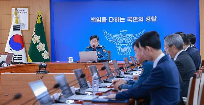 이호영 경찰청장 직무대행이 8일 서울 서대문구 미근동 경찰청 청사에서 ‘전국 경찰지휘부 화상회의’를 열고 대선 기간 안정적 대선 관리를 위한 방안을 논의하고 있다. (사진=경찰청 제공)