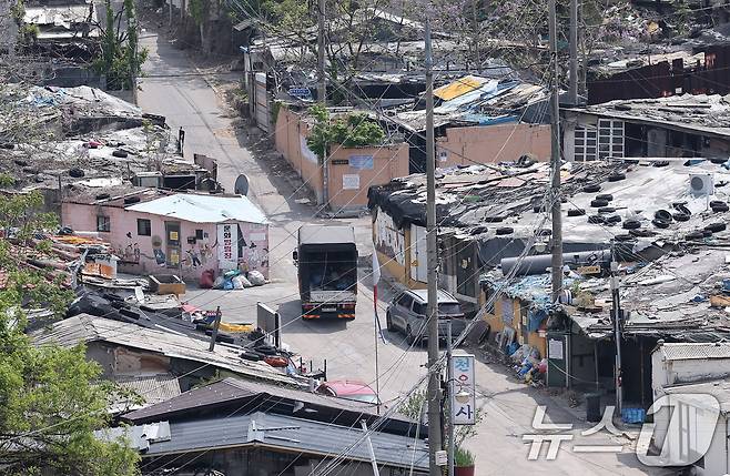 서울 마지막 달동네인 노원구 중계본동 '백사마을'이 철거된다. 사진은 8일 오전 서울 노원구 백사마을의 모습. 2025.5.8/뉴스1 ⓒ News1 김성진 기자