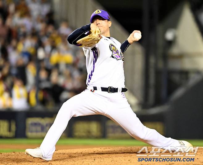 7일 잠실야구장에서 열린 LG와 두산의 경기, 두산 고효준이 역투하고 있다. 잠실=허상욱 기자wook@sportschosun.com/2025.05.07/