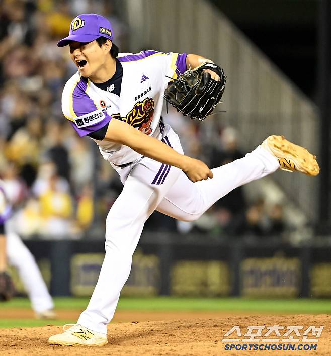 7일 잠실야구장에서 열린 LG와 두산의 경기, 두산 최지강이 역투하고 있다. 잠실=허상욱 기자wook@sportschosun.com/2025.05.07/