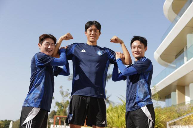 JA더리조트-JA레이크뷰호텔(두바이, UAE)/ 2025 K리그 동계 전지훈련/ K리그1/ 울산HDFC/ 울산 이희균, 허율, 엄원상/ 금호고 3인방/ 사진 곽동혁