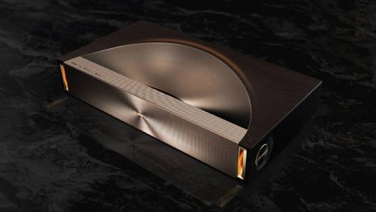 중국 하이센스와 글로벌 프리미엄 사운드 업체 드비알레가 협업 개발한 'L9Q 레이저 TV' 프로젝터. 하이센스 홈페이지