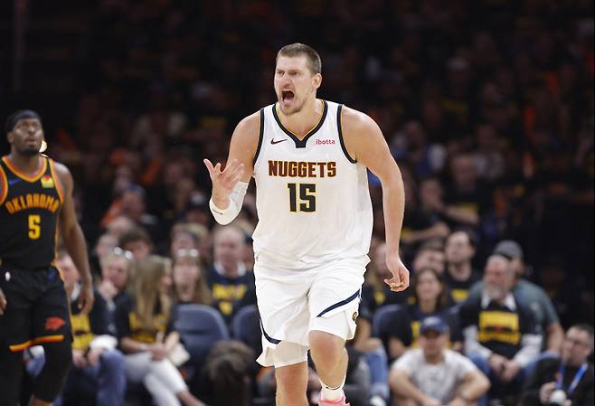 <yonhap photo-4755=""> May 7, 2025; Oklahoma City, Oklahoma, USA; Denver Nuggets center Nikola Jokic (15) reacts after a play against the Oklahoma City Thunder in the second half during game two of the second round for the 2025 NBA Playoffs at Paycom Center. Mandatory Credit: Alonzo Adams-Imagn Images/2025-05-08 13:42:45/ <저작권자 ⓒ 1980-2025 ㈜연합뉴스. 무단 전재 재배포 금지, AI 학습 및 활용 금지></yonhap>