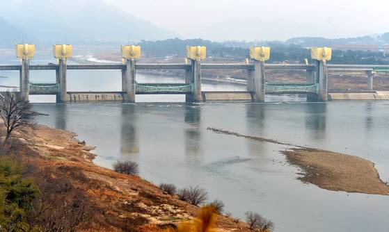 충남 공주에 위치한 금강 공주보 전경 모습. 프리랜서 김성태