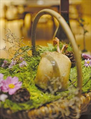 메인으로 준비된 비둘기 요리. ©김혜준