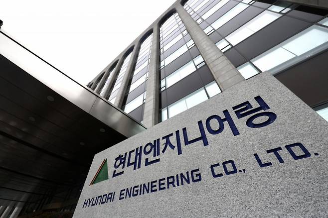 현대엔지니어링이 신규 주택사업 수주 계획을 대폭 철회하며 기업공개(IPO) 준비에도 제동이 걸렸다. 사진은 서울 종로구 현대엔지니어링 본사. /사진=뉴시스