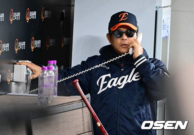 [OSEN=지형준 기자] 한화 양상문 투수코치. 2025.04.11 / jpnews@osen.co.kr