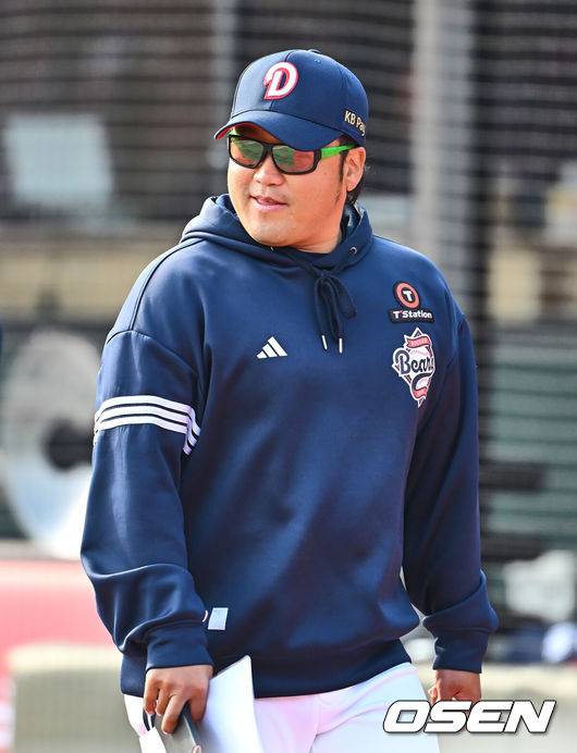 [OSEN=부산, 이석우 기자] 두산 베어스 박석민 코치 102 2025.04.06 /