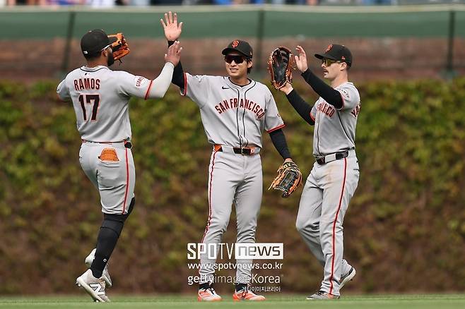 ▲ 이정후(가운데).