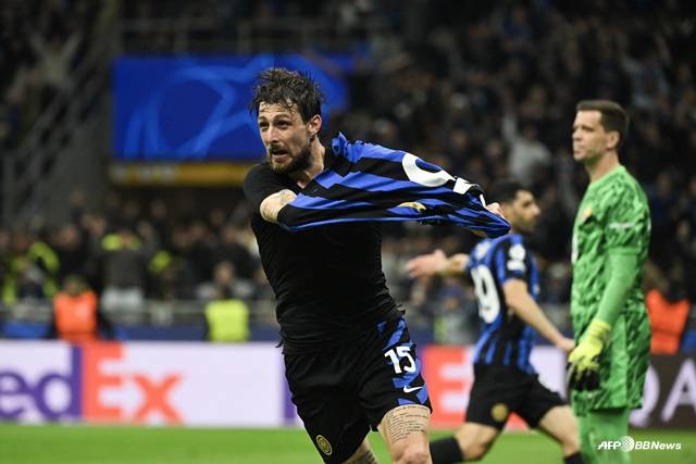 프란체스코 아체르비의 골 세리머니. /AFPBBNews=뉴스1