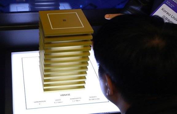 SK하이닉스의 5세대 고대역폭메모리 ‘HBM3E’ 12단. 뉴시스