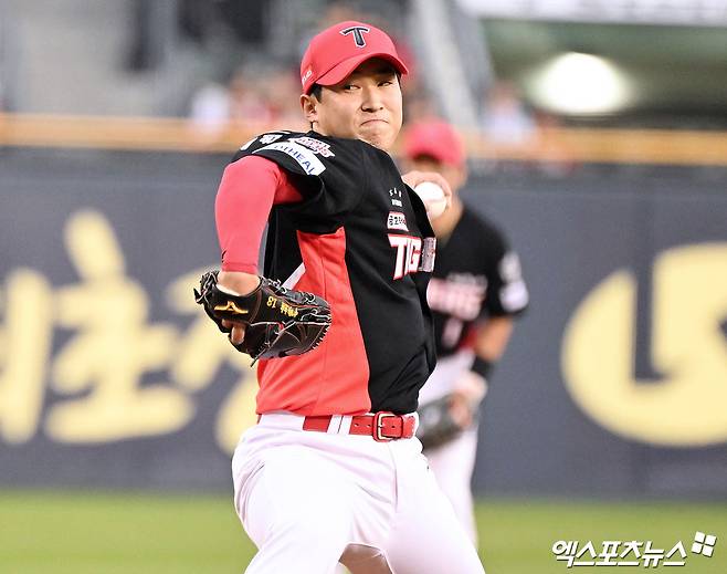 2025 시즌 초반 슬럼프에 빠진 KIA 타이거즈 좌완 영건 윤영철이 당분간 불펜에서 롱릴리프 역할을 수행할 것으로 보인다. 사진 엑스포츠뉴스 DB