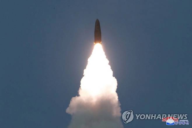 합참 "북 탄도미사일 최대 사거리 800㎞＂ [연합뉴스 자료사진. 국내에서만 사용가능. 재배포 금지. For Use Only in the Republic of Korea. No Redistribution]