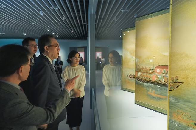 조선시대 통신사 특별전 관람하는 조태열 외교부 장관 [외교부 제공]
