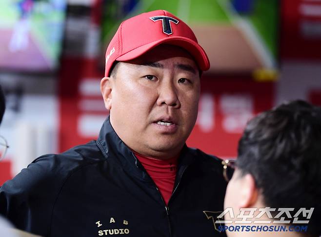 6일 고척돔에서 열리는 KBO리그 키움과 KIA의 경기. 기자들 질문에 답하고 있는 KIA 이범호 감독. 고척=송정헌 기자songs@sportschosun.com/2025.05.06/