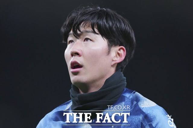 토트넘의 '캡틴' 손흥민이 오는 22일 맨유와 2024~2025 UEL 결승전에서 커리어 첫 우승에 도전할 수 있는 기회를 갖게 됐다./AP.뉴시스