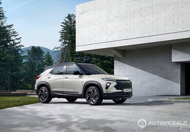 쉐보레가 2026년형 '트레일블레이저'를 출시하고 본격적인 판매에 돌입한다고 밝혔다(쉐보레)