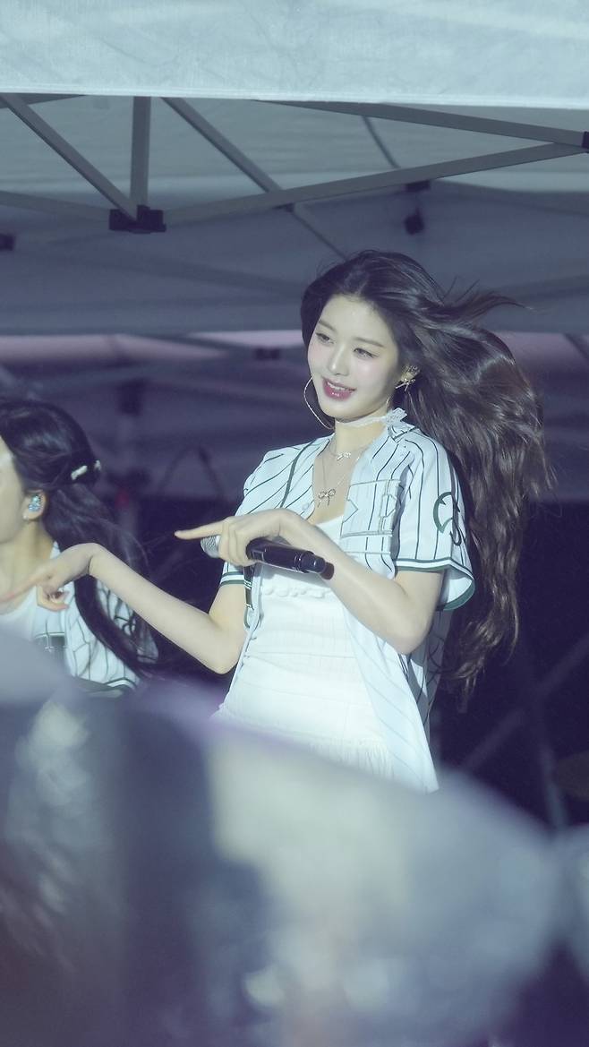 6.jpg 오늘자 성균관대 축제 아이브 장원영 고화질 짤