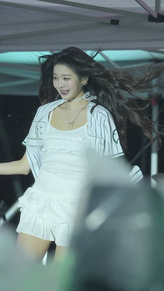 12.jpg 오늘자 성균관대 축제 아이브 장원영 고화질 짤