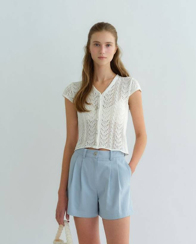 포 유어 아이즈 '온리 하디크로셰 하프 가디건'. 29CM 제공