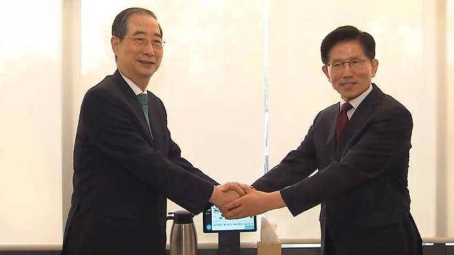 단일화 협의 위해 만난 한덕수, 김문수 후보