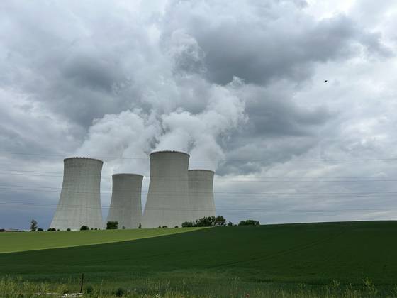 Cooling towers at Dukovany nuclear power plant in the Czech Republic, where Korea Hydro & Nuclear Power is set to build two reactors at a deal valued at $18 billion. [SARAH CHEA]