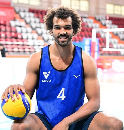 우리카드에서 뛰었던 외국인 선수 미힐 아히. 사진[연합뉴스]