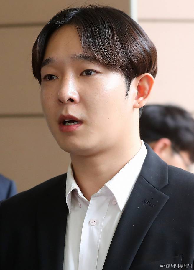 그룹 위너 출신 남태현이 마약 투약 혐의에 대한 집행유예 기간에 음주 운전 사고를 낸 가운데, 과거 자신을 "음주에 마약까지 접한 쓰레기"라며 반성했던 발언이 재조명되고 있다．/사진=김창현