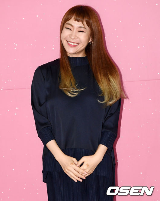 [OSEN=박재만 기자] 개그우먼 정주리가 진행하는 SNS 라이브 토크쇼 '우리 함께 행복한 토크쇼' 제작발표회가 10일 오후 서울 마포구 상암동 서울산업진흥원 콘텐츠홀에서 열렸다.개그우먼 정주리가 참석해 자리를 빛내고 있다. /pjmpp@osen.co.kr