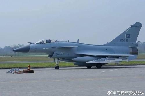 중국산 최신 J-10C 전투기.