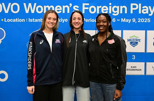 V리그 여자부 외국인 선수 드래프트에 지명된 선수들 왼쪽부터 흥국생명 레베카 라셈, 정관장 엘리사 자네트, 페퍼저축은행 조 웨더링턴. [한국배구연맹 제공. 재판매 및 DB금지]