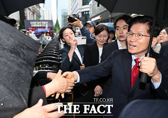 서울남부지법 민사합의51부(권성수 부장판사)는 10일 오후 5시 310호 법정에서 국민의힘 제21대 대통령 후보 선출 취소 효력정지 가처분 신청 사건 심문을 진행한다고 밝혔다. /이새롬 기자