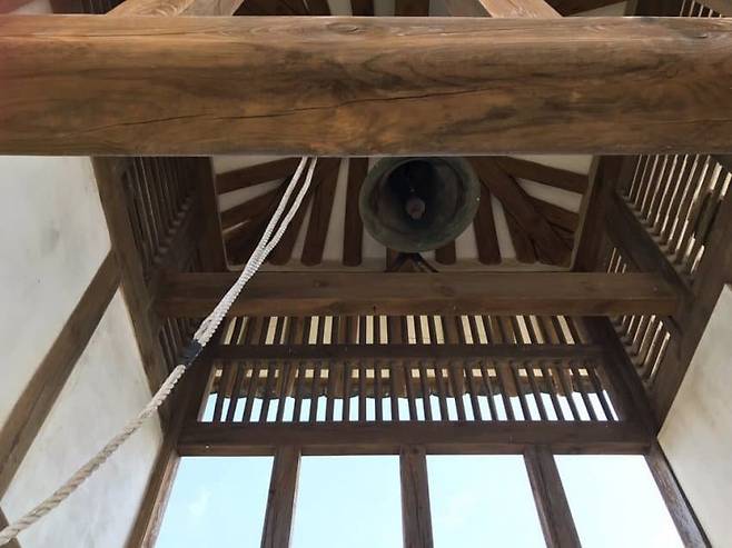 한옥과 서양 건축구조가 만나 탄생한 성당