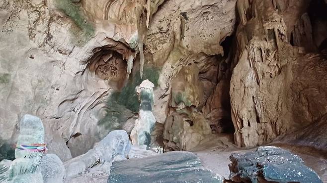 카납 남 내부 석회석 지형.