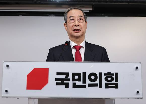 한덕수 대선 예비후보가 10일 서울 여의도 국민의힘 중앙당사에서 긴급 기자회견을 하고 있다. 2025.5.10 [사진=연합뉴스]