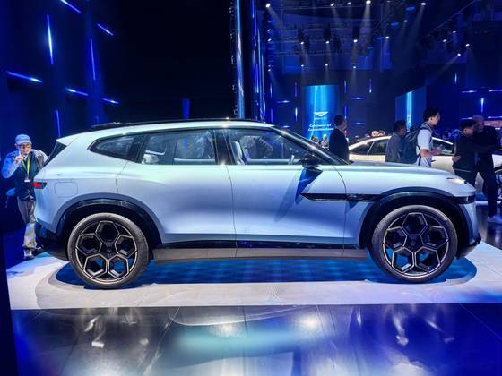 VW ‘ID. EVO’(사진 7).