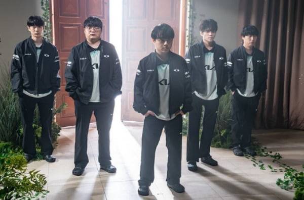 디플러스 기아 선수단의 모습 (LCK 제공)