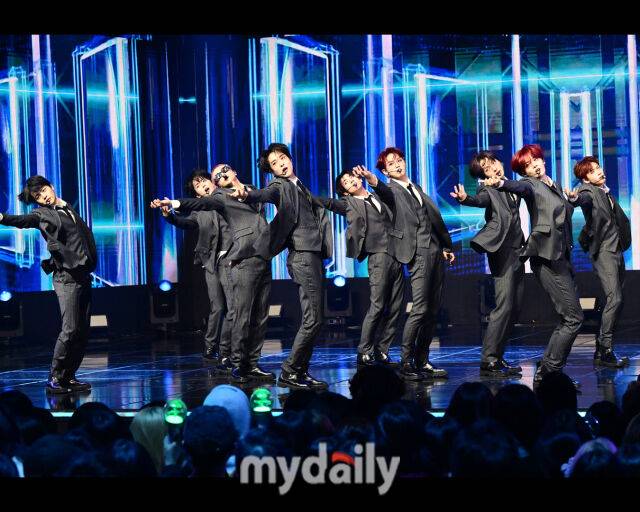 '판타지 보이즈' 멤버들은 팬 소통 플랫폼에 힘들다는 글을 자주 남겼다. / 마이데일리 DB