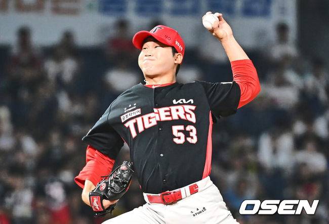 [OSEN=창원, 이석우 기자] 25일 창원NC파크에서 2024 신한 SOL 뱅크 KBO 리그 NC 다이노스와 KIA 타이거즈의 경기가 열렸다. 홈팀 NC는 요키시가 선발 출전하고 방문팀 KIA는 황동하가 선발 출전했다. KIA 타이거즈 김기훈이 역투하고 있다. 2024.08.25 / foto0307@osen.co.kr
