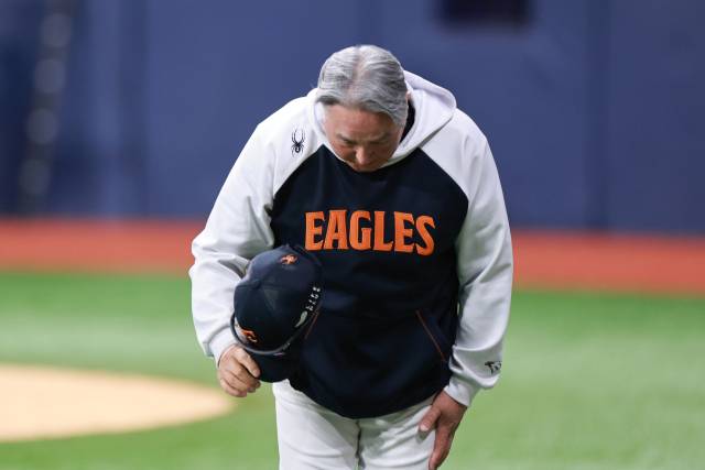 팬들 향해 인사하는 김경문 한화 이글스 감독. 연합뉴스