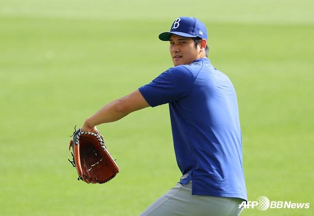 지난 3일 투구 훈련을 하고 있는 오타니. /AFPBBNews=뉴스1