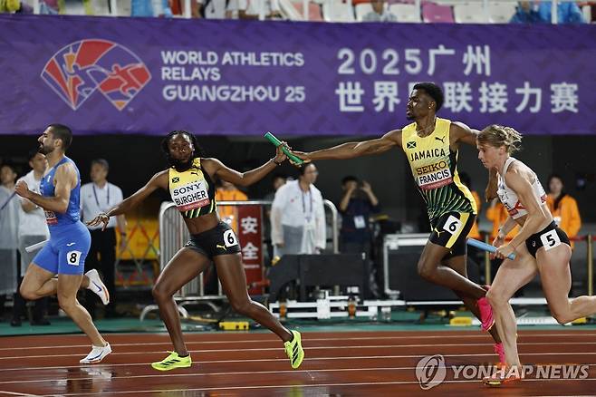 육상 혼성 1,600ｍ 계주 [로이터=연합뉴스 자료사진]