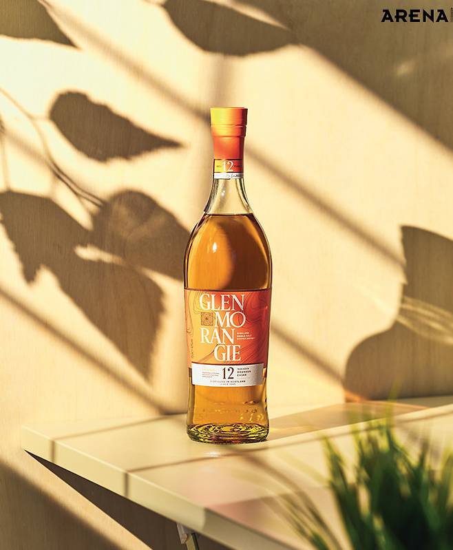 알코올 함유량 40% │ 용량 700mL 테이스팅 노트 오렌지, 복숭아, 꿀