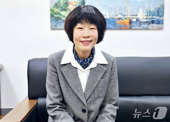 최연숙 더불어민주당 대구시당 대통령 선거 총괄선대위원장이 뉴스1과 인터뷰하며 웃음을 보이고 있다. 2025.5.11/뉴스1 남승렬 기자