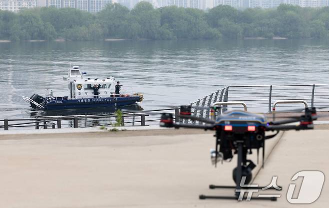 11일 서울 여의도 한강공원에서 한강경찰대 순찰정이 기동하고 있다.  2025.5.11/뉴스1 ⓒ News1 이승배 기자