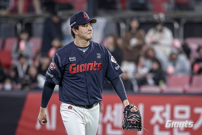 10일 수원KT위즈파크에서 열린 KT 위즈와의 경기에서 9회를 마무리한 김원중. 사진제공=롯데 자이언츠