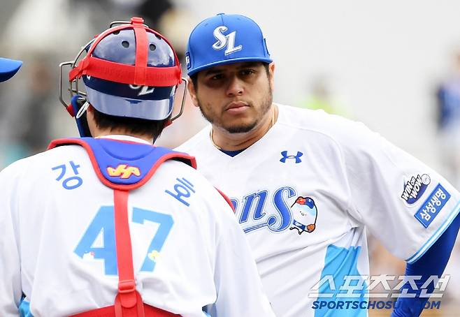 퀄리티스타트 행진은 깨졌지만 후라도는 7회 2사까지 마운드를 지켰다.