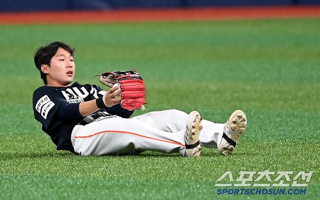 전날의 실수를 말끔히 씻어내는 완벽한 호수비