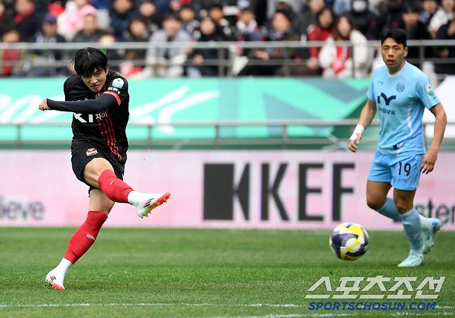 K리그1 FC서울과 대구FC의 경기가 29일 서울월드컵경기장에서 열렸다. 서울 정승원이 슈팅을 시도하고 있다. 상암=박재만 기자pjm@sportschosun.com/2025.03.29/